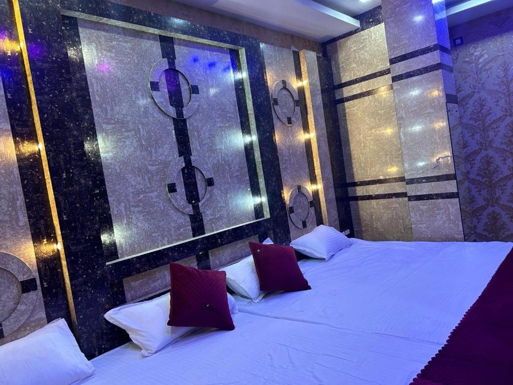 Buxar Hotel Shyam Inn מראה חיצוני תמונה